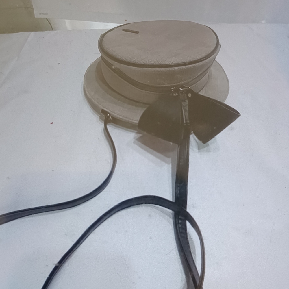 Mad Style Purse looks like a hat.